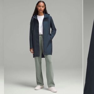 Lululemon Rain Rebel Jacket True Navy size 6